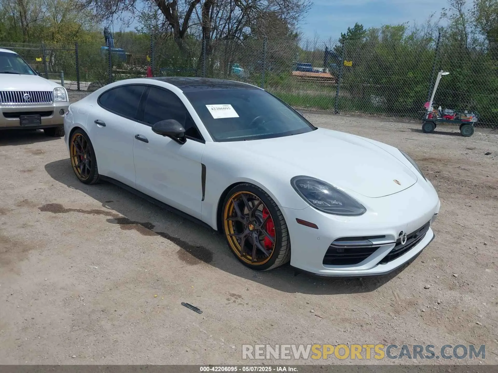 1 Photograph of a damaged car WP0AF2A7XKL145364 PORSCHE PANAMERA 2019