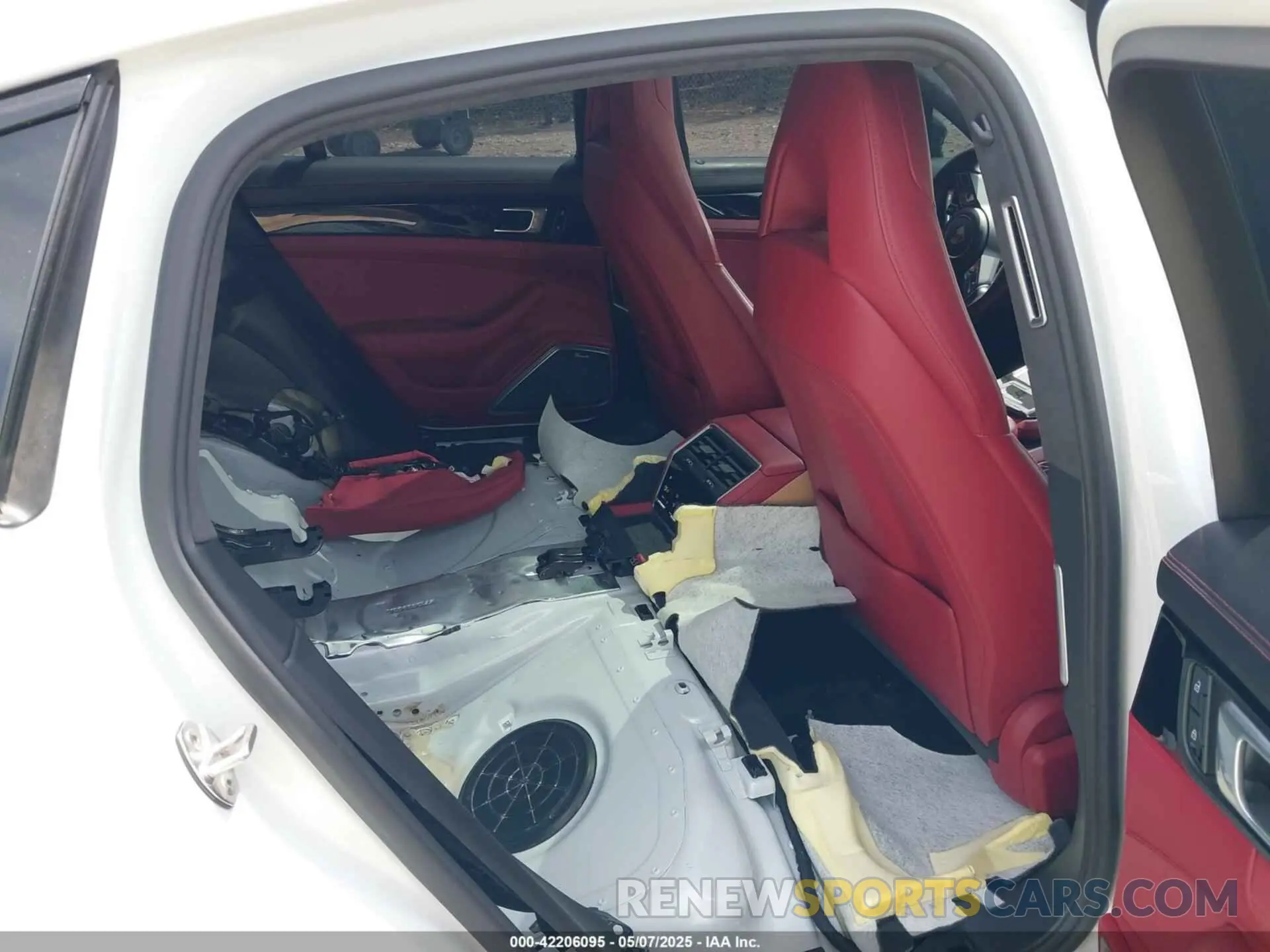 8 Photograph of a damaged car WP0AF2A7XKL145364 PORSCHE PANAMERA 2019