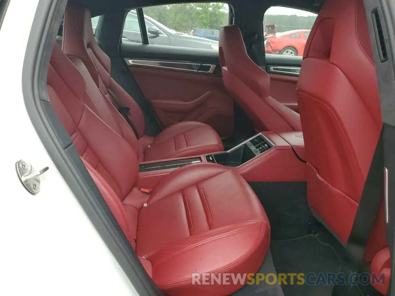10 Photograph of a damaged car WP0AG2A71KL139885 PORSCHE PANAMERA 2019
