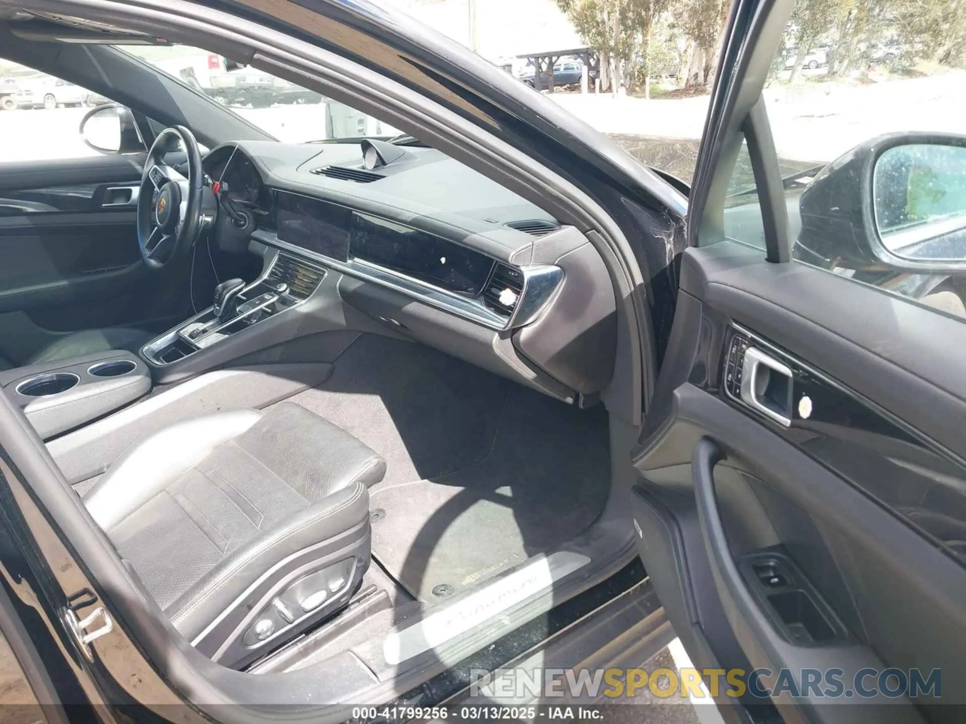 5 Photograph of a damaged car WP0AA2A7XLL104023 PORSCHE PANAMERA 2020