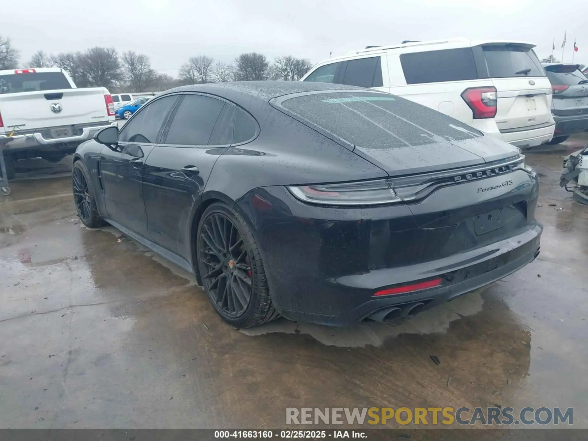 3 Photograph of a damaged car WP0AG2A78PL135386 PORSCHE PANAMERA 2023