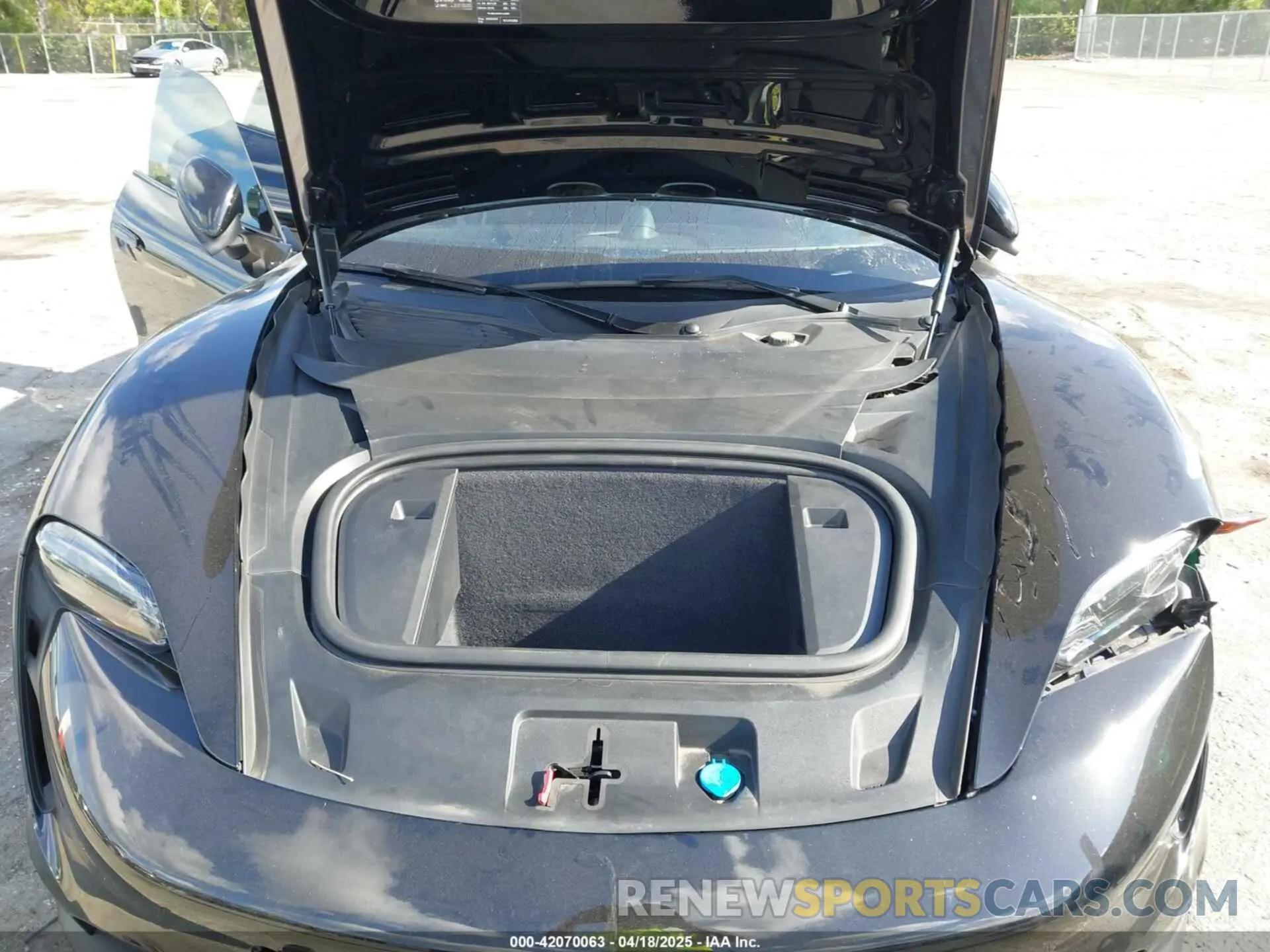 10 Фотография поврежденного автомобиля WP0AB2Y18LSA50468 PORSCHE TAYCAN 2020