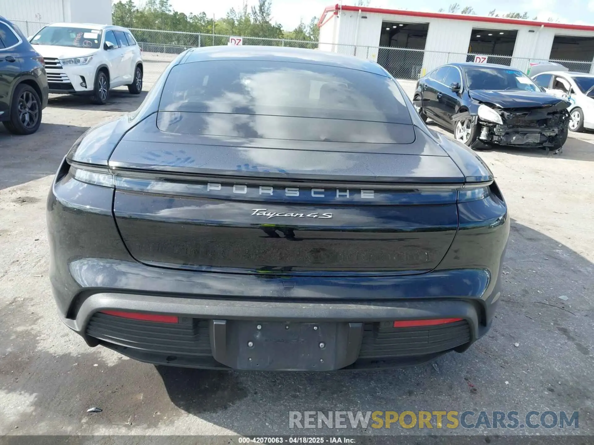 16 Фотография поврежденного автомобиля WP0AB2Y18LSA50468 PORSCHE TAYCAN 2020
