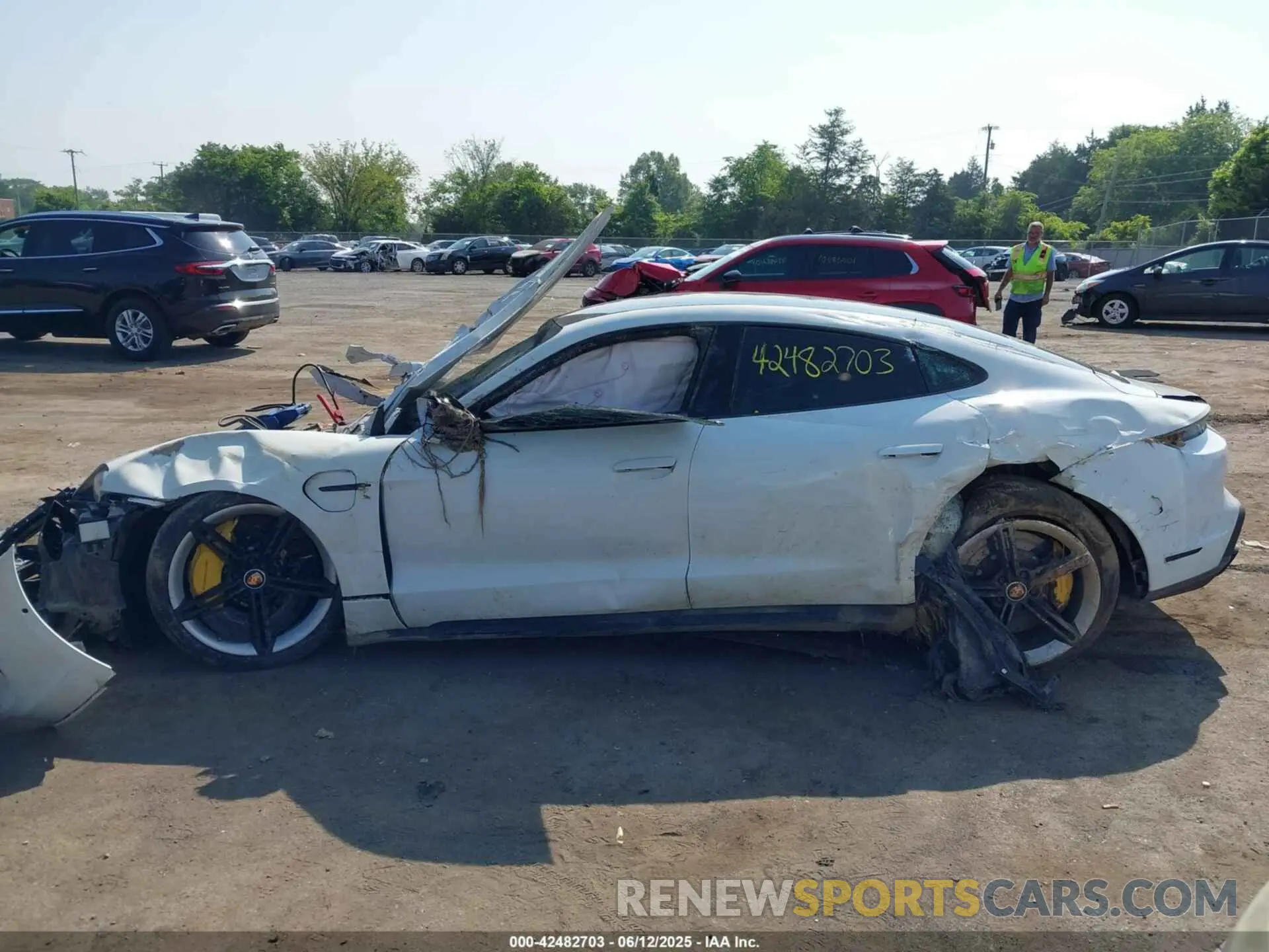 13 Фотография поврежденного автомобиля WP0AC2Y14LSA71864 PORSCHE TAYCAN 2020