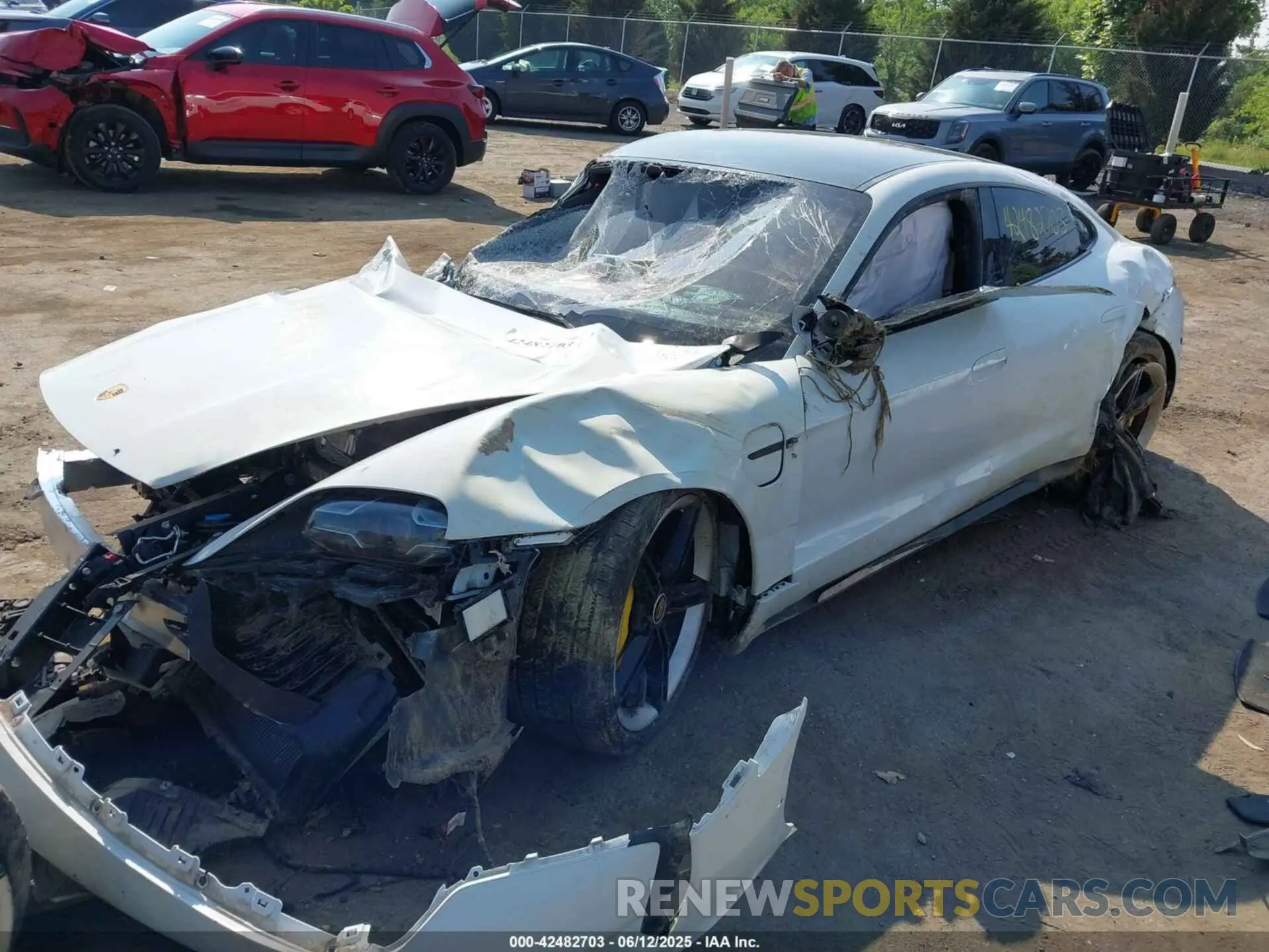 2 Фотография поврежденного автомобиля WP0AC2Y14LSA71864 PORSCHE TAYCAN 2020