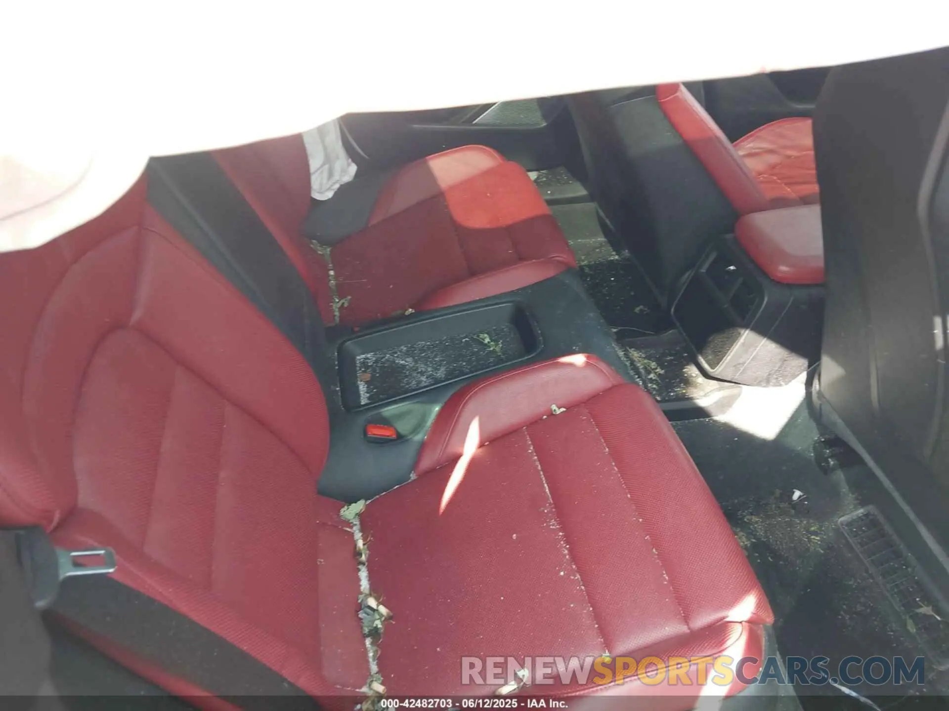8 Фотография поврежденного автомобиля WP0AC2Y14LSA71864 PORSCHE TAYCAN 2020