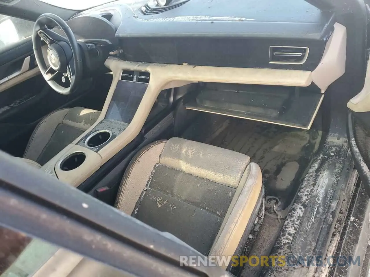 8 Photograph of a damaged car WP0AC2Y18LSA70751 PORSCHE TAYCAN 2020