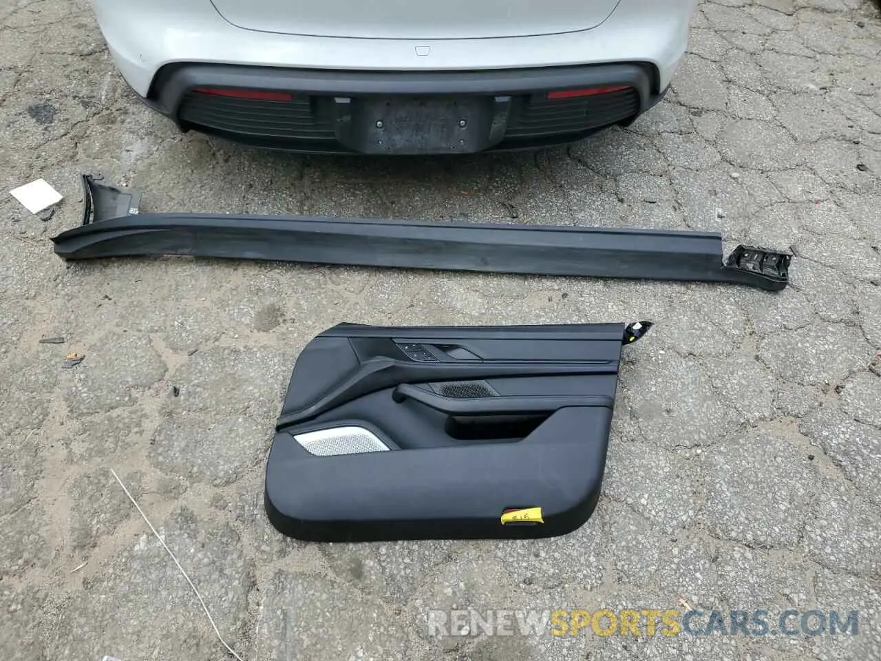 12 Фотография поврежденного автомобиля WP0AC2Y18LSA72290 PORSCHE TAYCAN 2020