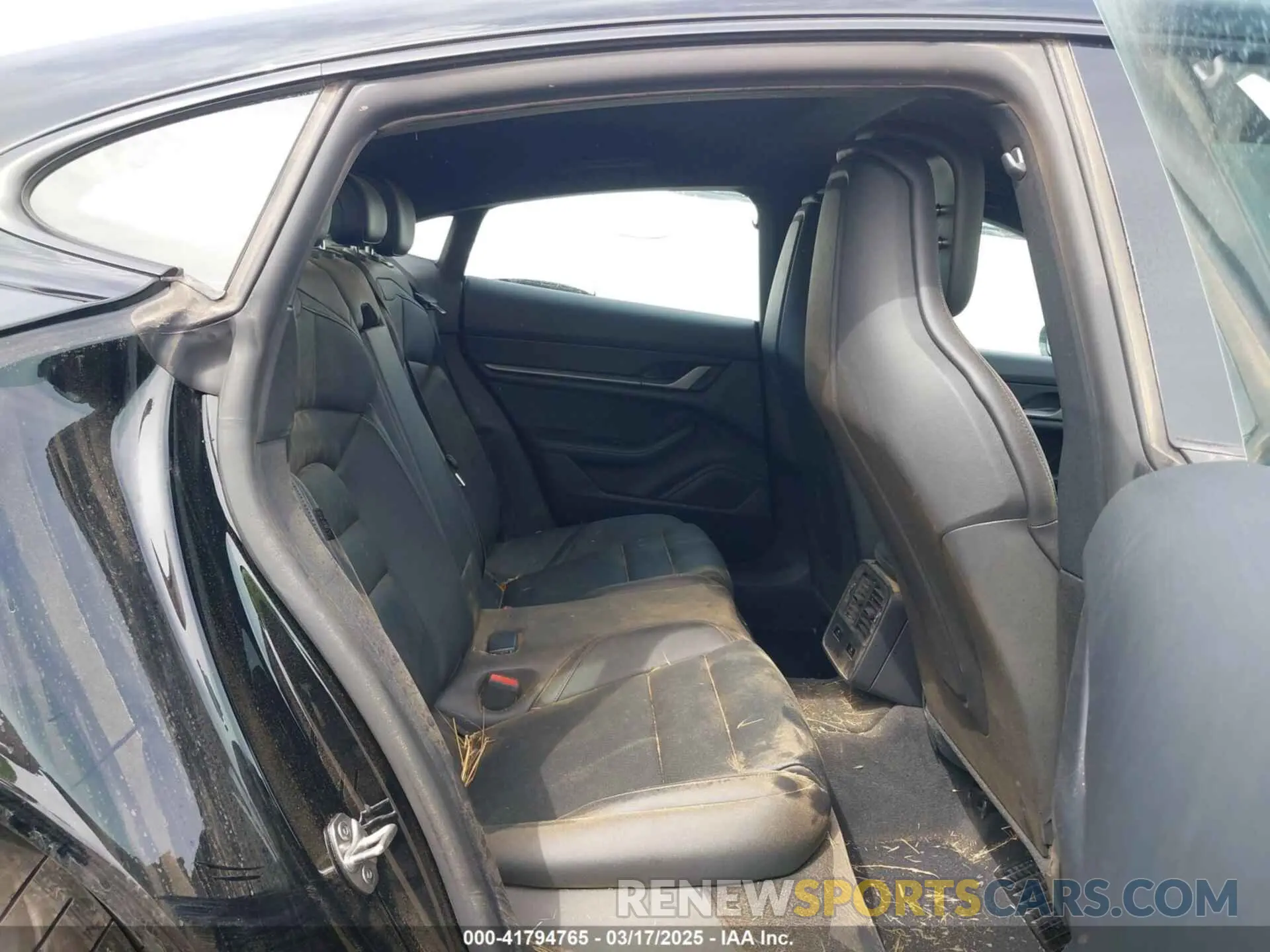 8 Photograph of a damaged car WP0AA2Y14MSA17231 PORSCHE TAYCAN 2021