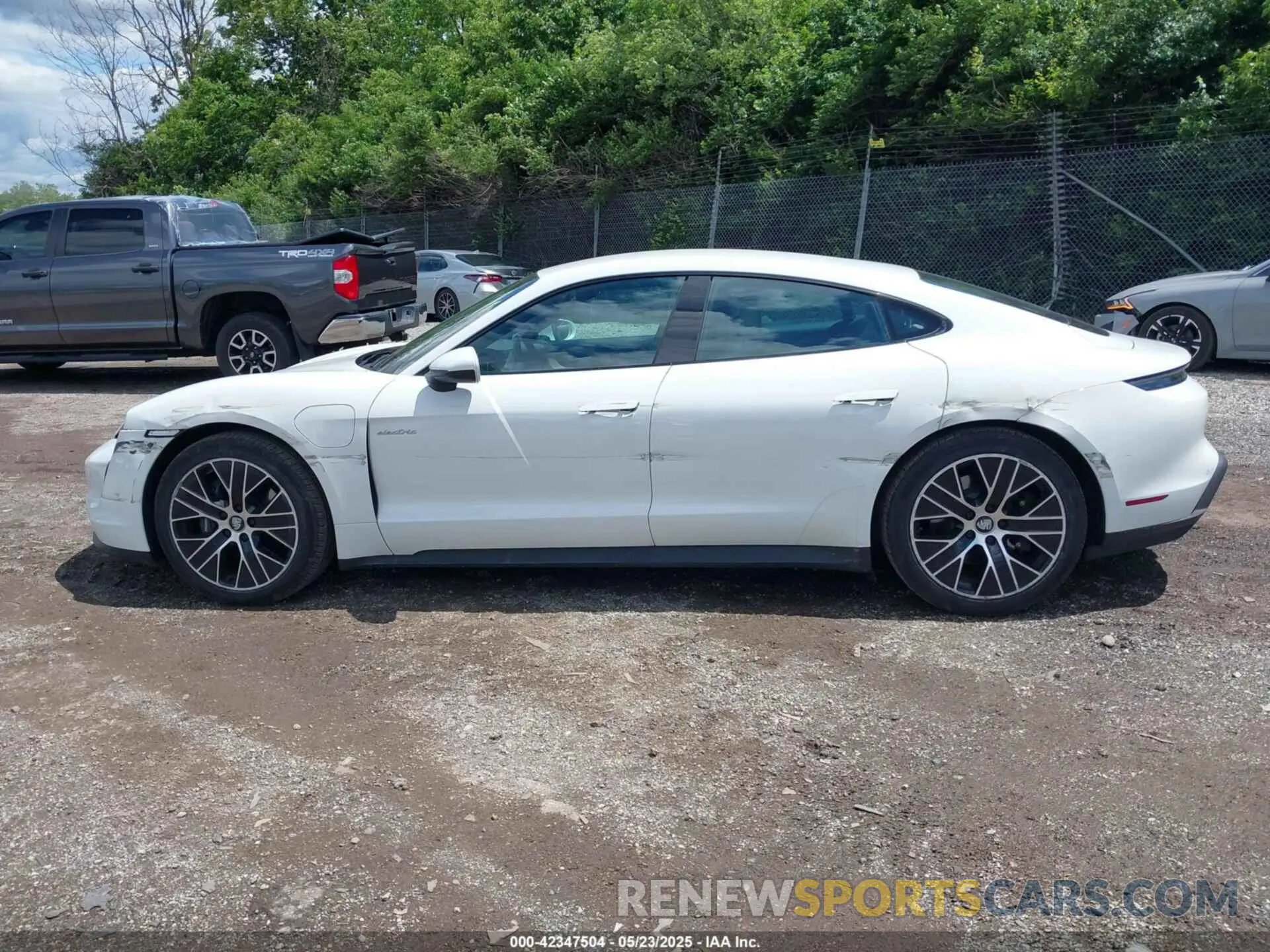 15 Photograph of a damaged car WP0AA2Y16MSA16176 PORSCHE TAYCAN 2021