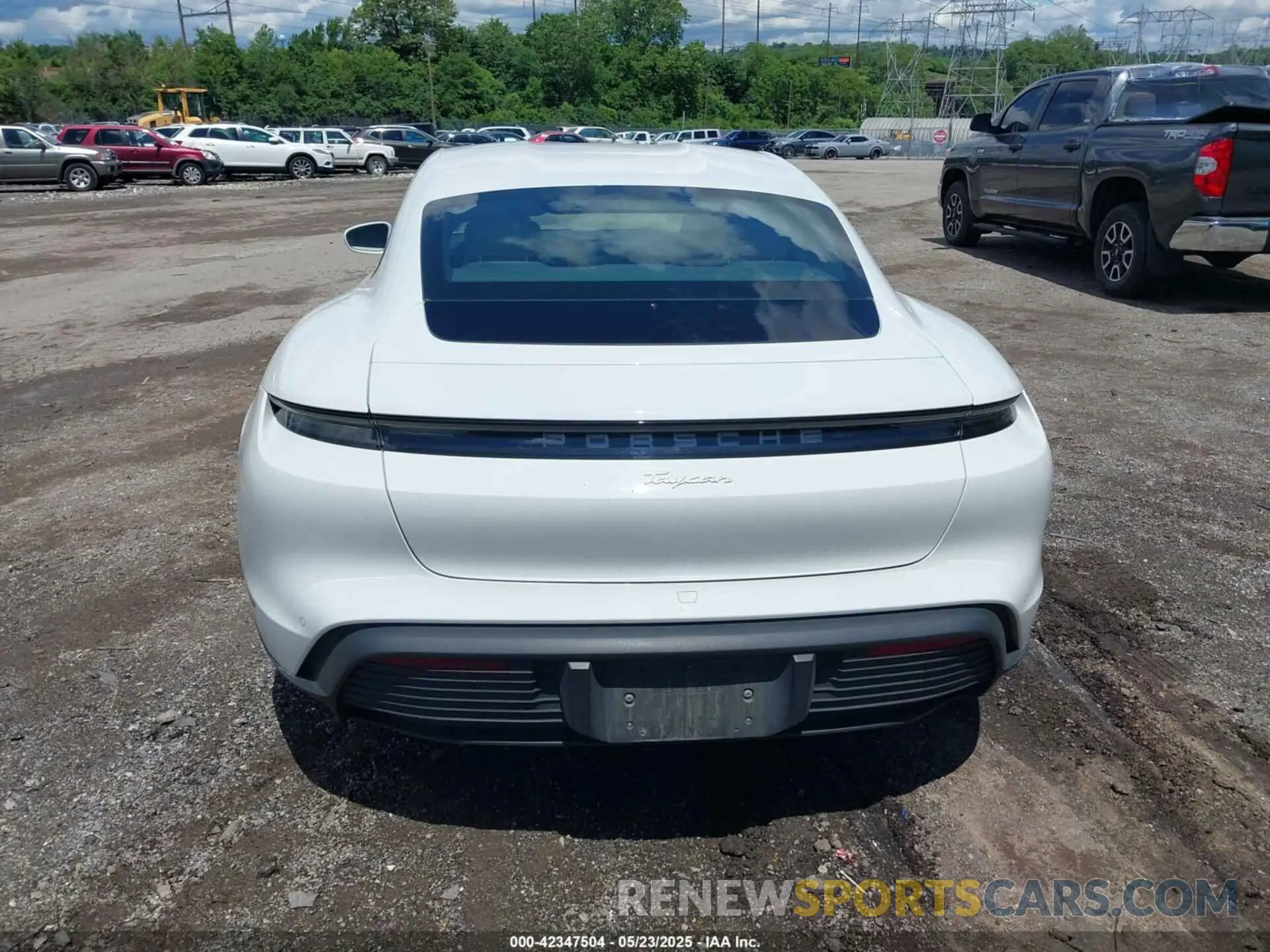 17 Photograph of a damaged car WP0AA2Y16MSA16176 PORSCHE TAYCAN 2021