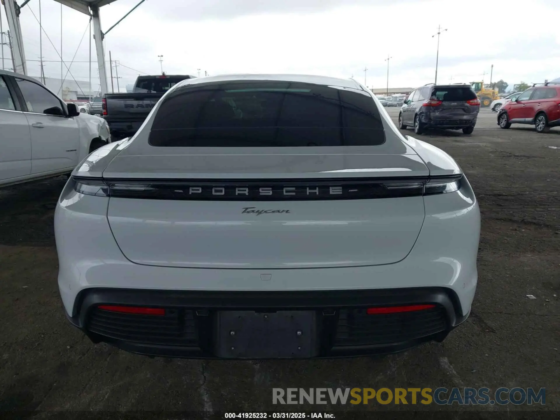 16 Photograph of a damaged car WP0AA2Y19MSA19122 PORSCHE TAYCAN 2021