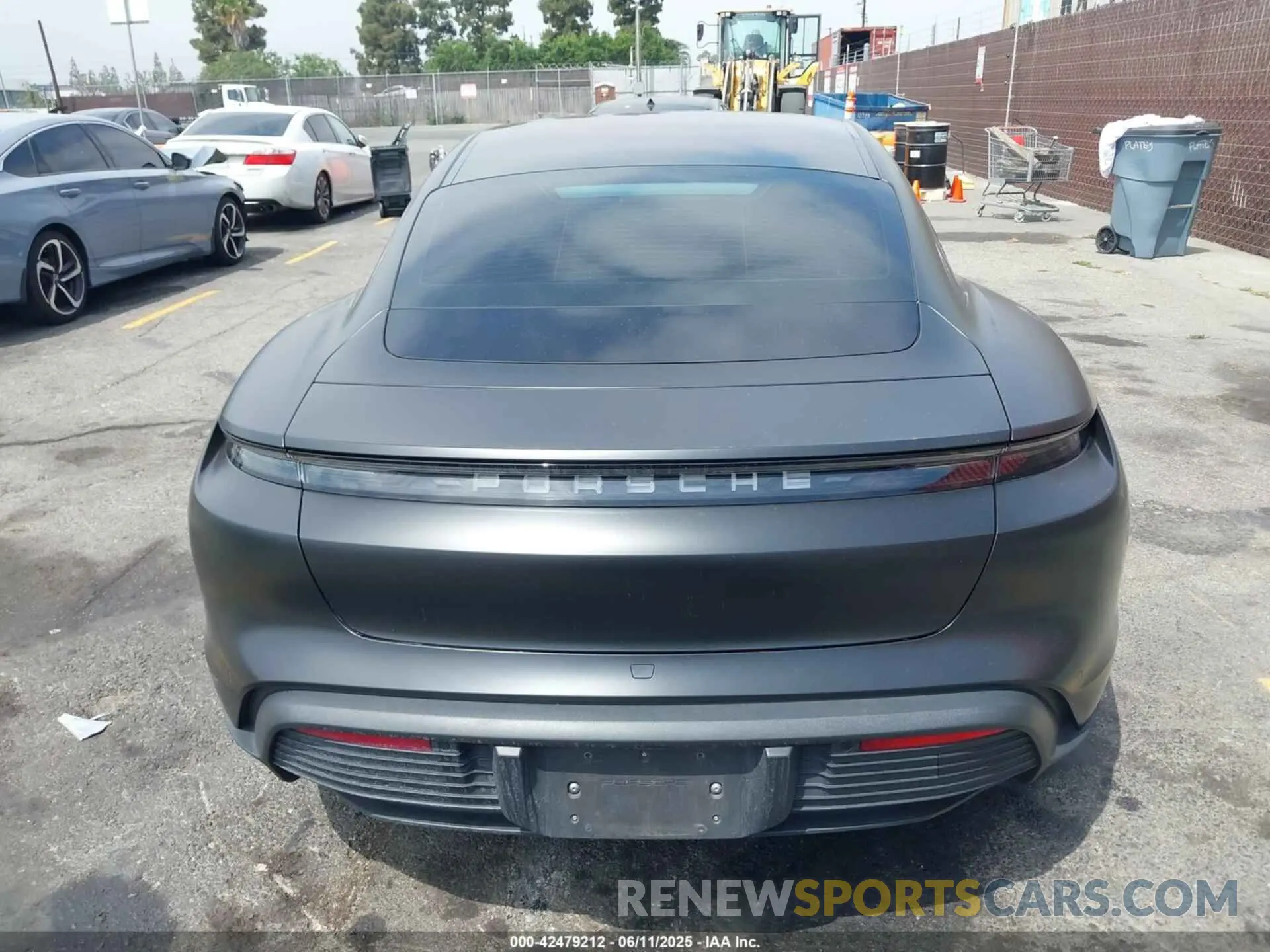 16 Photograph of a damaged car WP0AB2Y16MSA43293 PORSCHE TAYCAN 2021