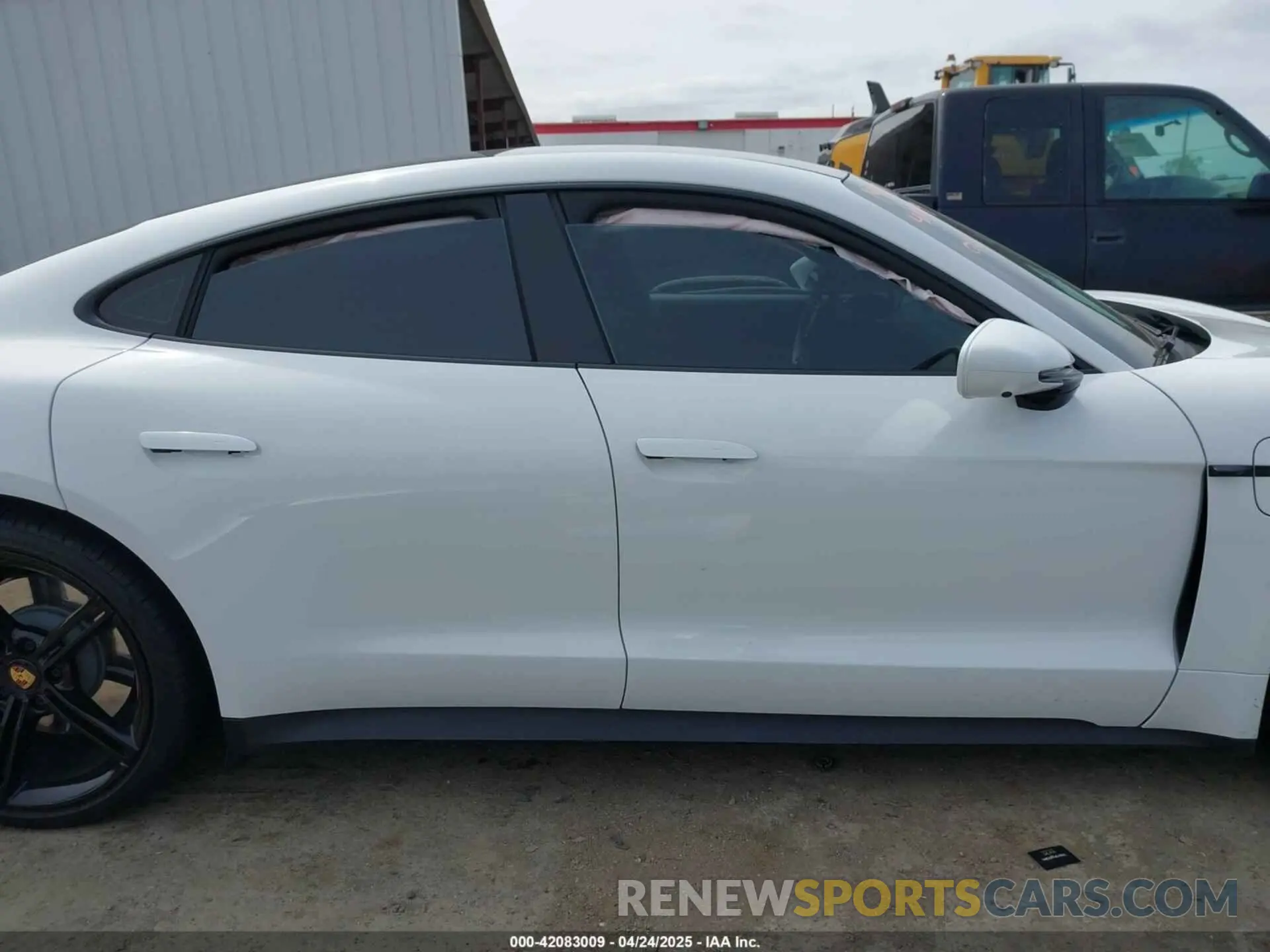 12 Фотография поврежденного автомобиля WP0AA2Y12NSA13356 PORSCHE TAYCAN 2022