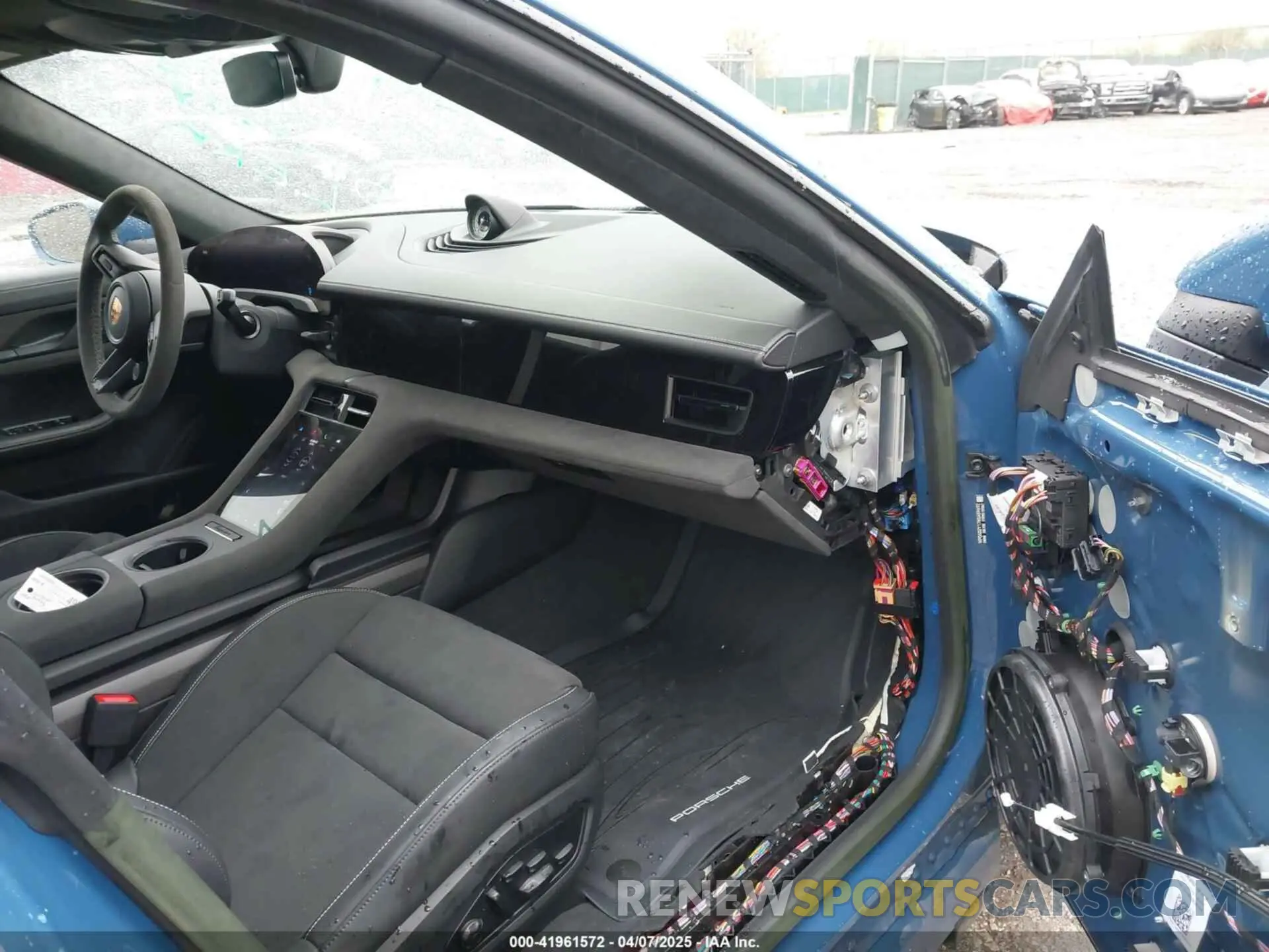 5 Photograph of a damaged car WP0AD2Y17NSA59692 PORSCHE TAYCAN 2022