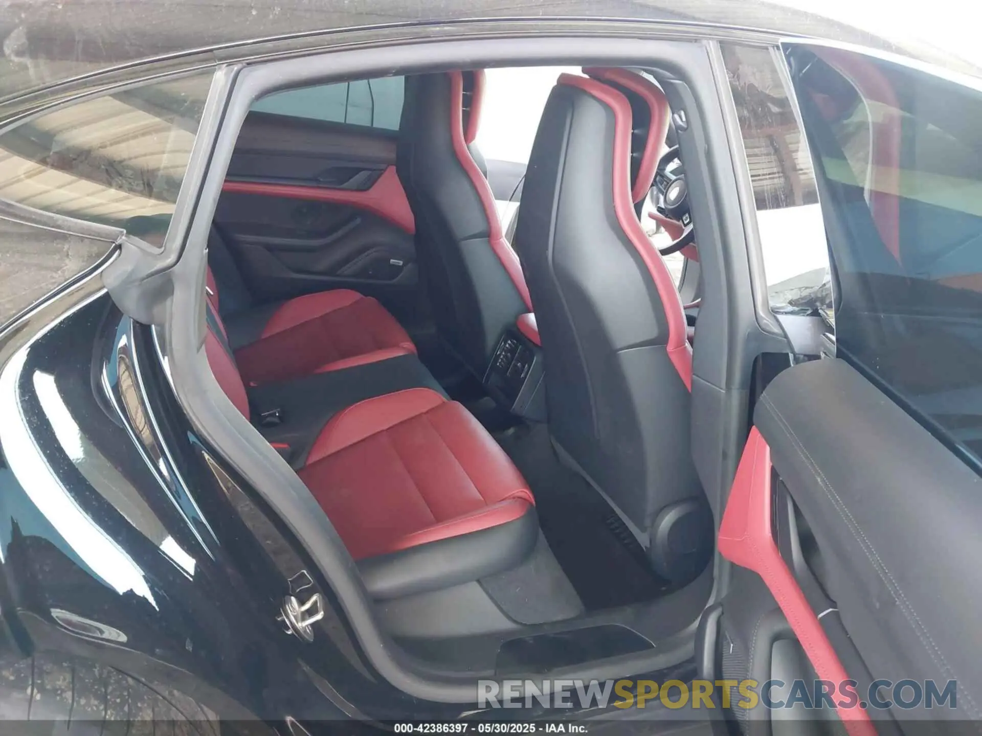 8 Фотография поврежденного автомобиля WP0AB2Y16RSA35802 PORSCHE TAYCAN 2024