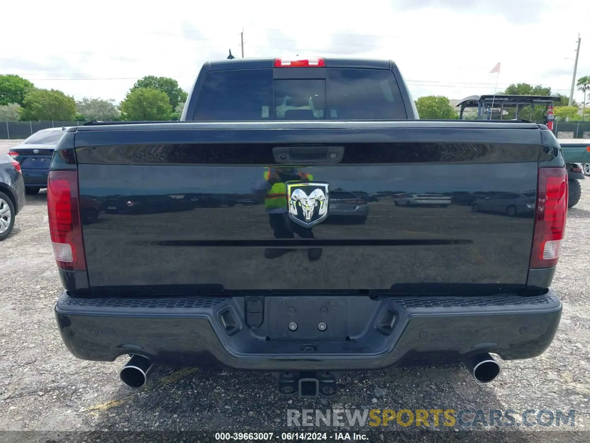 16 Фотография поврежденного автомобиля 1C6RR6MT2GS278635 RAM 1500 2016