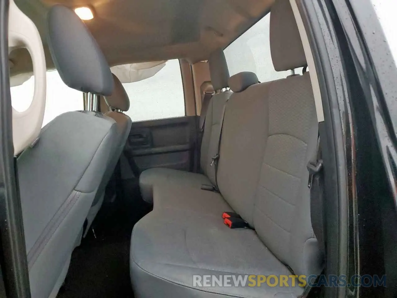 10 Photograph of a damaged car 1C6RR6FG2KS613269 RAM 1500 2019