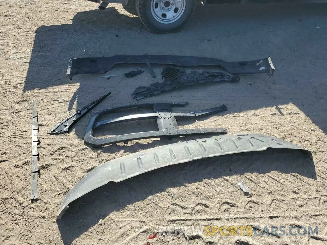 14 Photograph of a damaged car 1C6RR6FG3KS642814 RAM 1500 2019