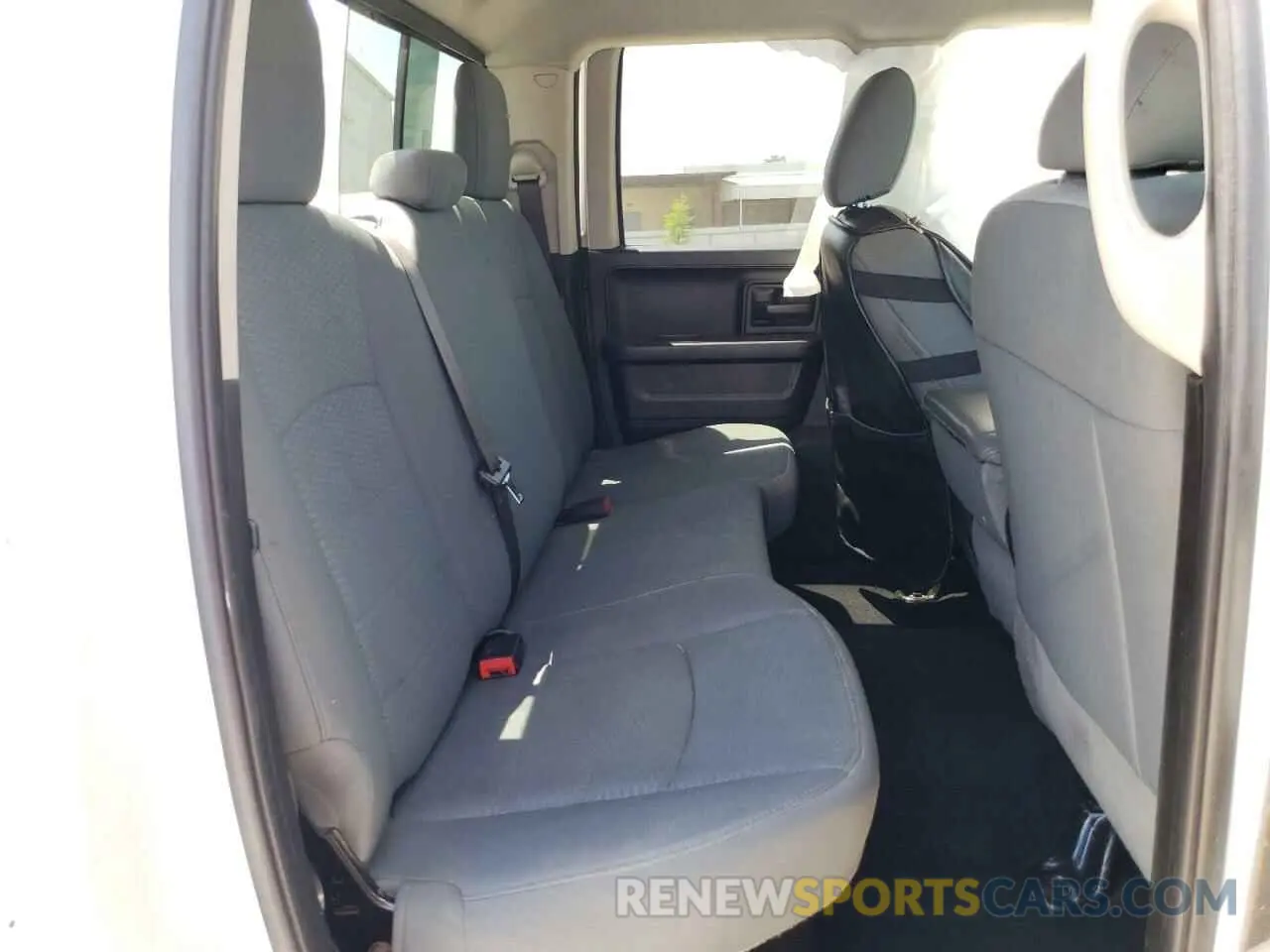 10 Photograph of a damaged car 1C6RR6FG6KS628714 RAM 1500 2019