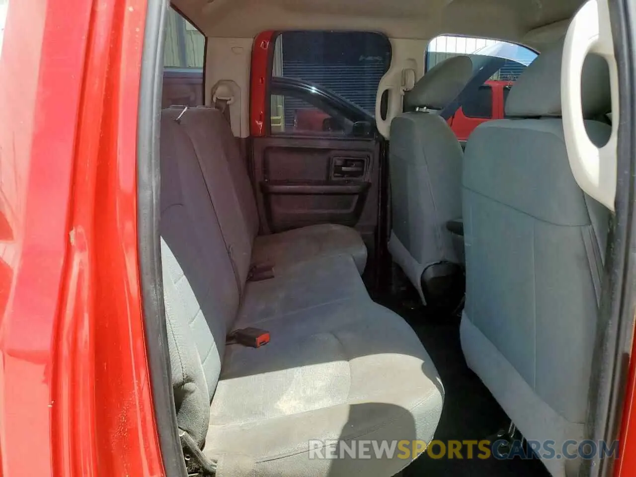 10 Photograph of a damaged car 1C6RR6FG9KS704992 RAM 1500 2019