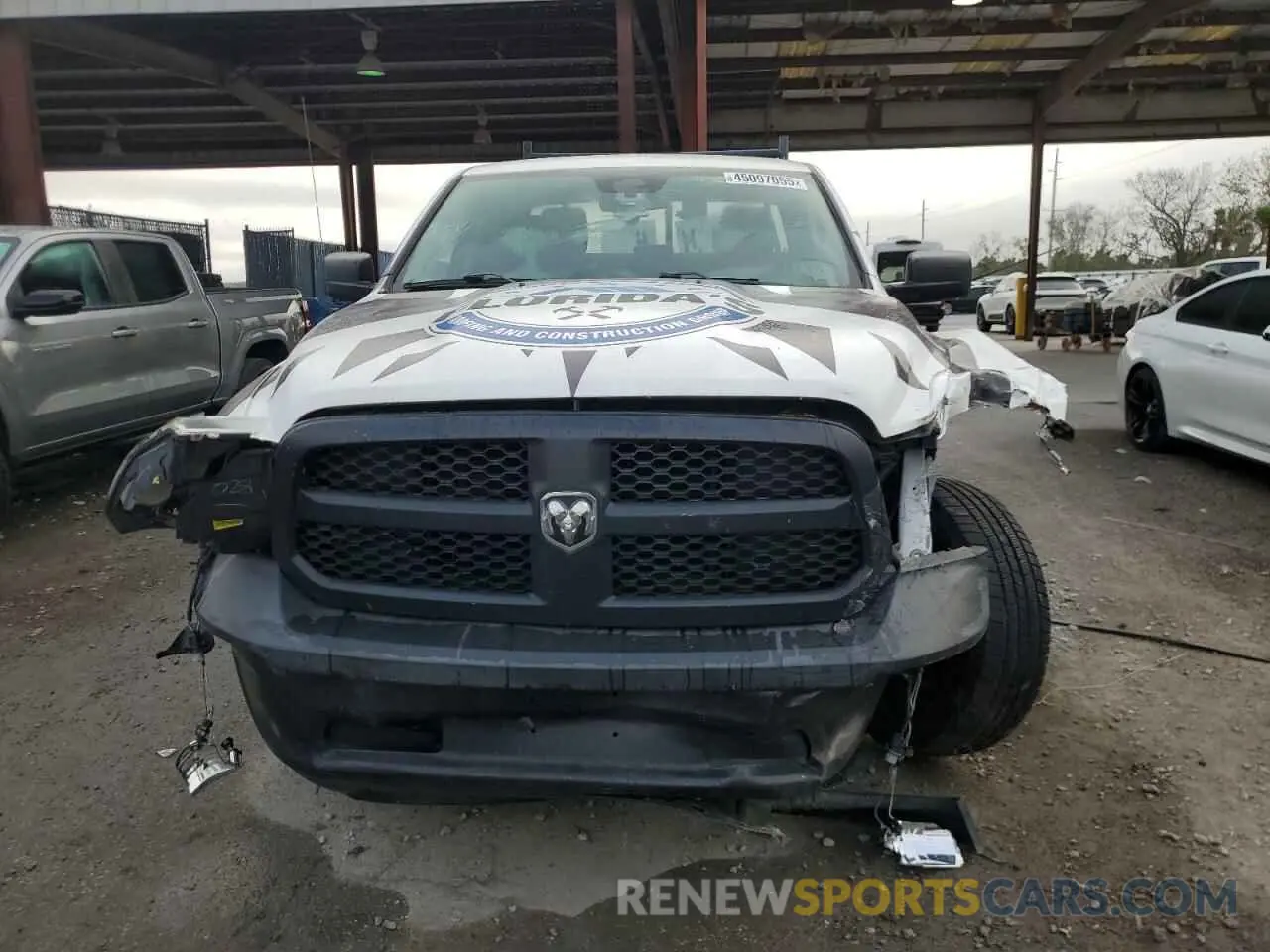 5 Photograph of a damaged car 1C6RR6FT5KS627728 RAM 1500 2019