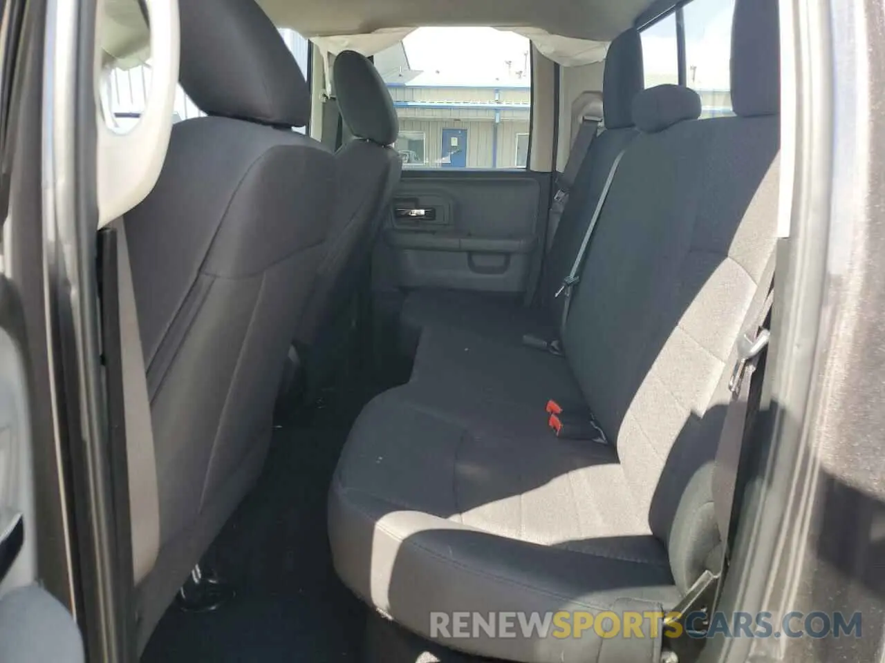 10 Photograph of a damaged car 1C6RR6GG6KS670928 RAM 1500 2019