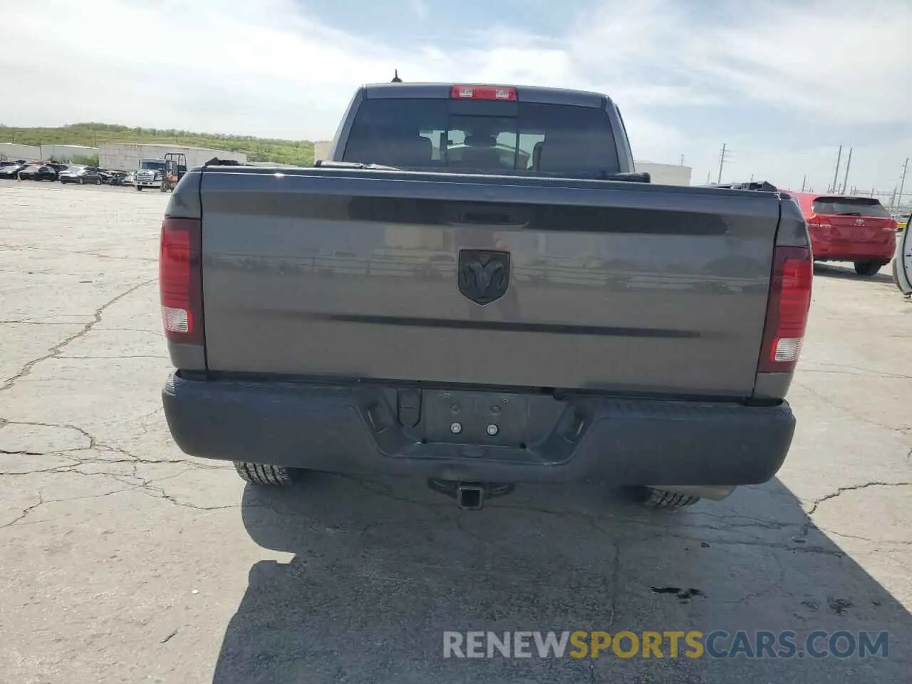 6 Photograph of a damaged car 1C6RR6GG6KS670928 RAM 1500 2019