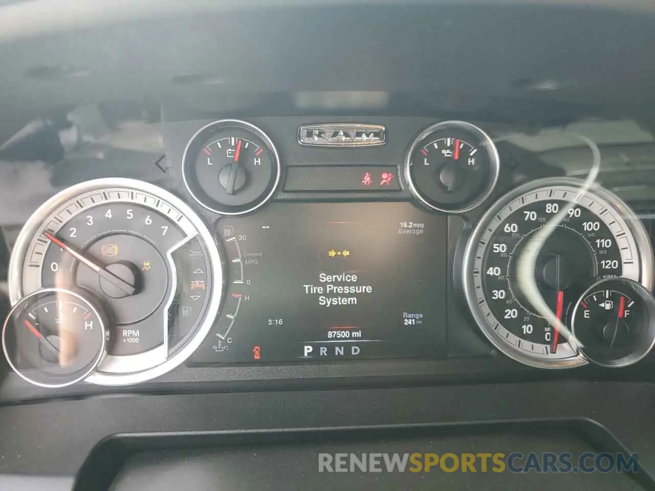 9 Photograph of a damaged car 1C6RR6GG6KS670928 RAM 1500 2019