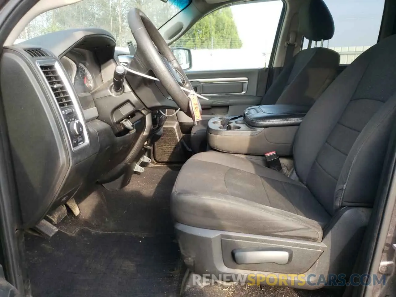 7 Photograph of a damaged car 1C6RR6GT9KS648032 RAM 1500 2019