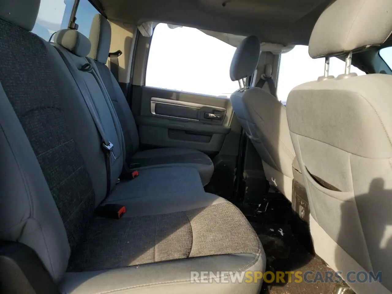 10 Photograph of a damaged car 1C6RR6LT2KS661372 RAM 1500 2019