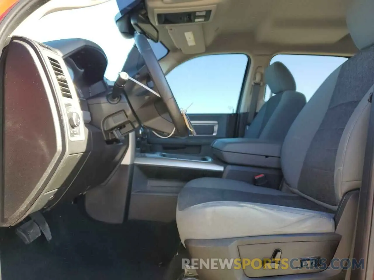 7 Photograph of a damaged car 1C6RR6LT6KS549528 RAM 1500 2019