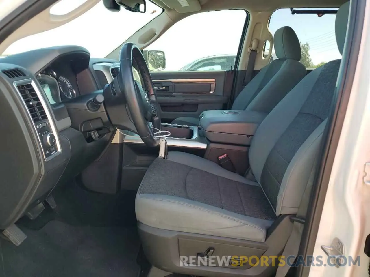 7 Photograph of a damaged car 1C6RR6LT8KS573328 RAM 1500 2019