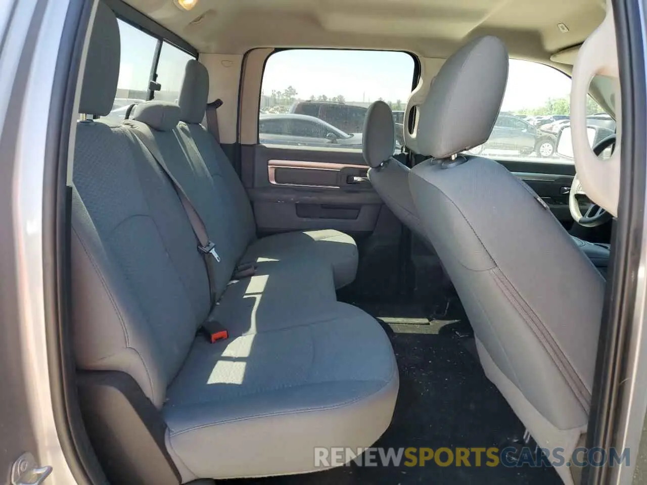 10 Photograph of a damaged car 1C6RR6TT8KS704743 RAM 1500 2019