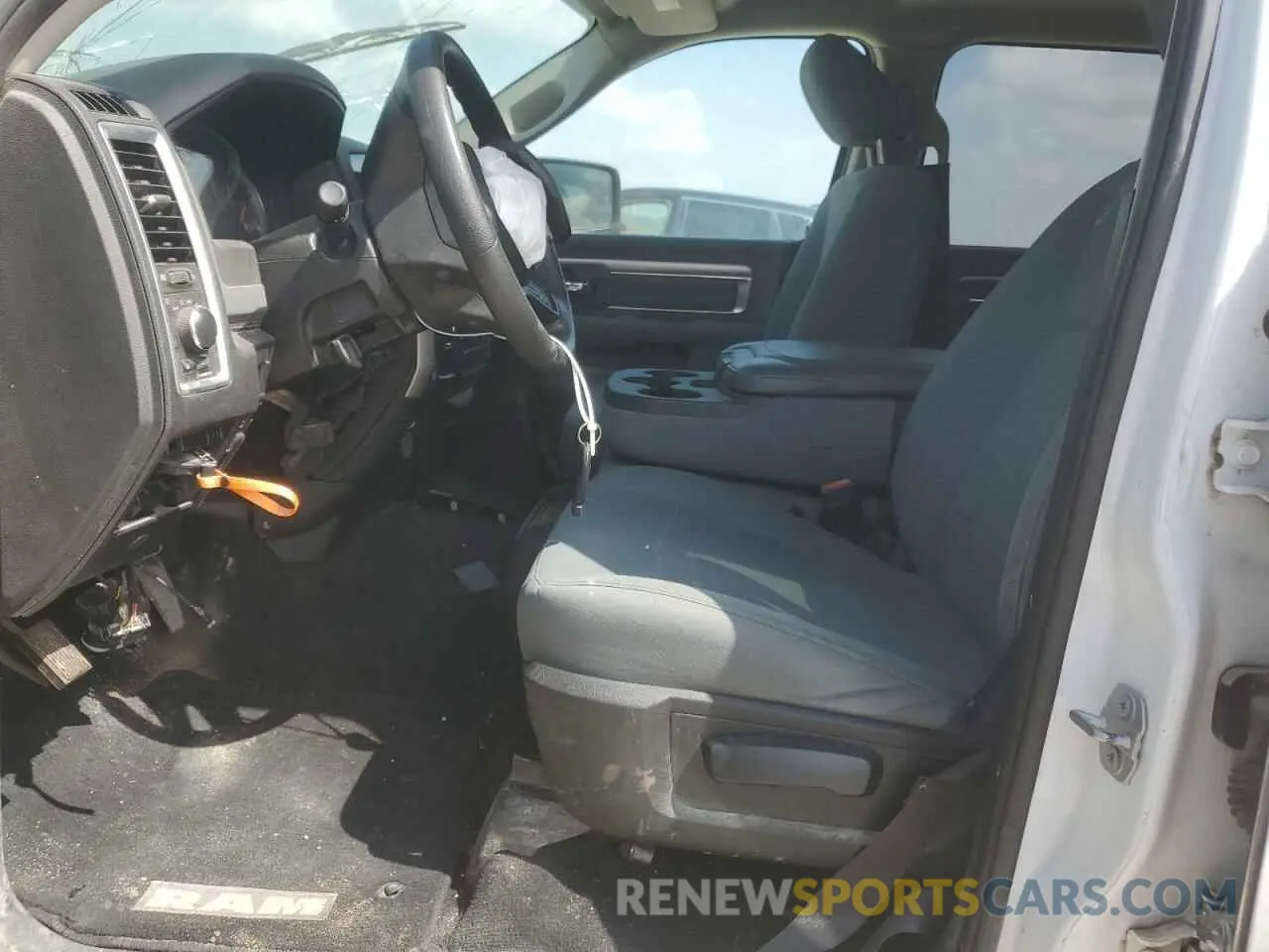 7 Photograph of a damaged car 1C6RR6TTXKS612808 RAM 1500 2019