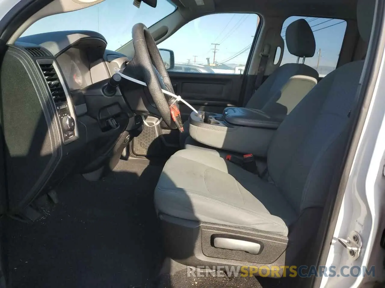 7 Photograph of a damaged car 1C6RR7FG4KS639166 RAM 1500 2019