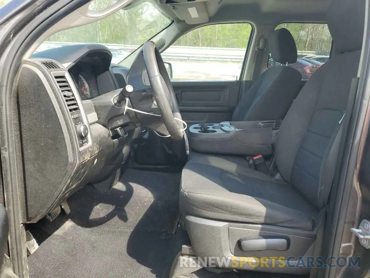 7 Photograph of a damaged car 1C6RR7FG5KS535057 RAM 1500 2019
