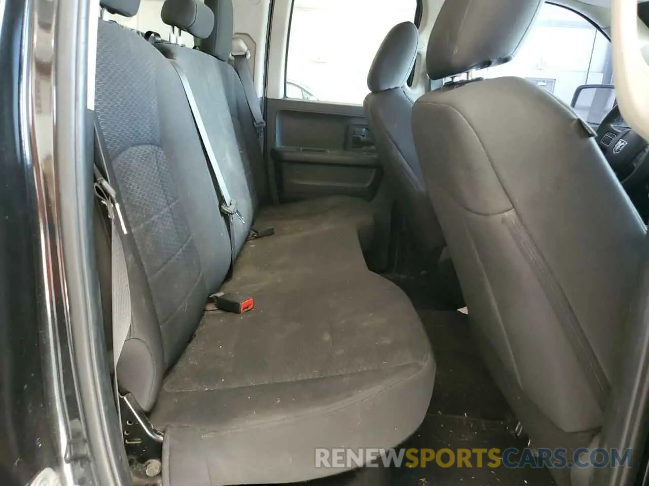 10 Photograph of a damaged car 1C6RR7FT0KS553625 RAM 1500 2019