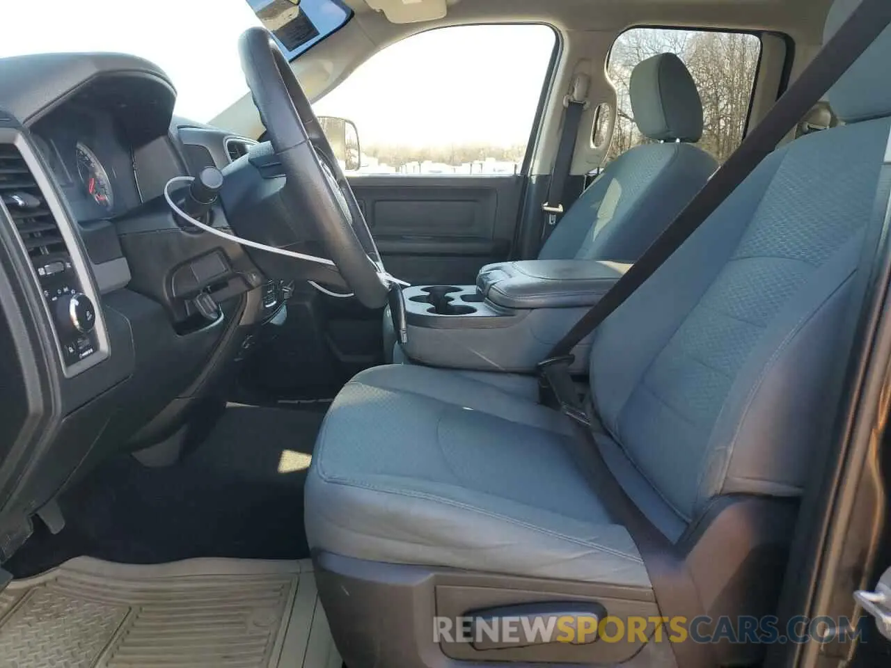 7 Photograph of a damaged car 1C6RR7FT1KS503672 RAM 1500 2019