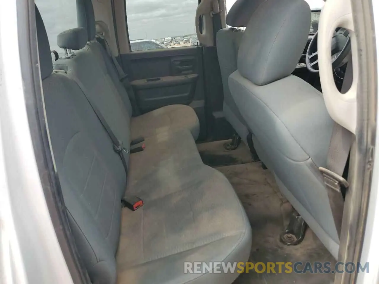 10 Photograph of a damaged car 1C6RR7FT4KS503472 RAM 1500 2019