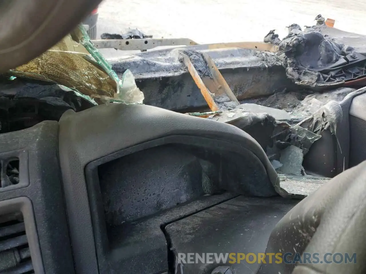 9 Фотография поврежденного автомобиля 1C6RR7KT7KS615950 RAM 1500 2019