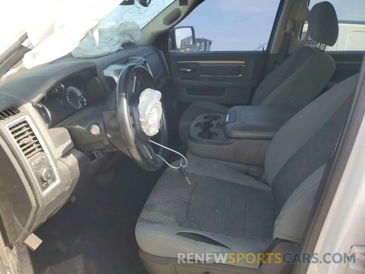 7 Фотография поврежденного автомобиля 1C6RR7LT1KS549880 RAM 1500 2019