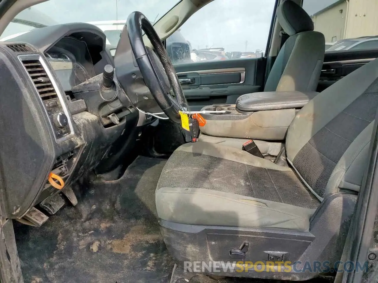 7 Фотография поврежденного автомобиля 1C6RR7TT4KS712943 RAM 1500 2019