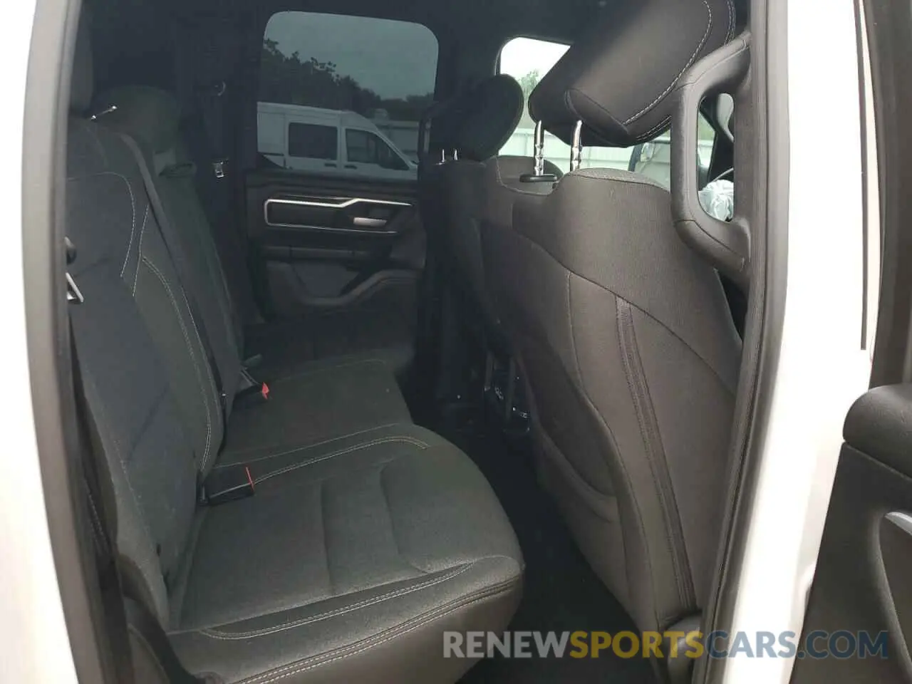 10 Photograph of a damaged car 1C6RREBT1KN666072 RAM 1500 2019