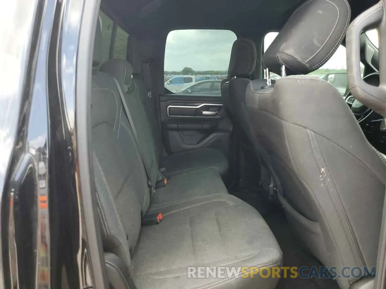 10 Photograph of a damaged car 1C6RREBT8KN747408 RAM 1500 2019