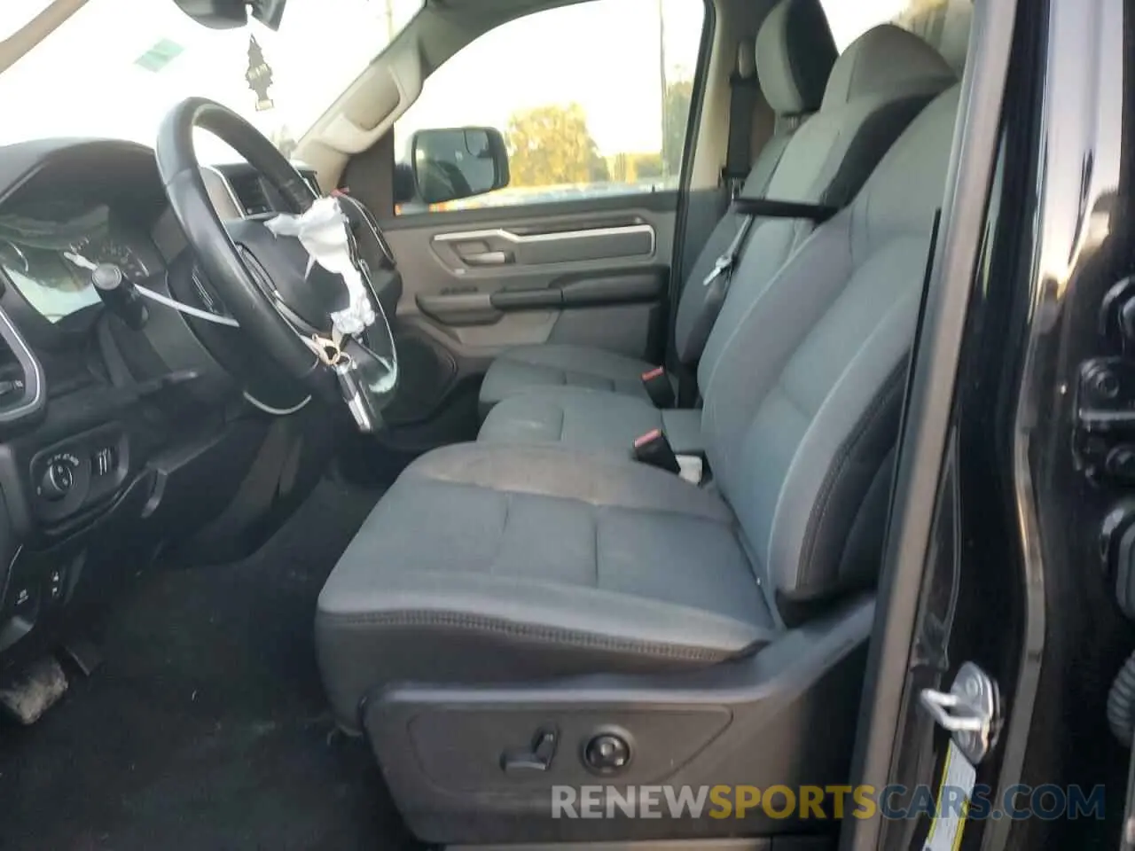 7 Фотография поврежденного автомобиля 1C6RREBT9KN827722 RAM 1500 2019