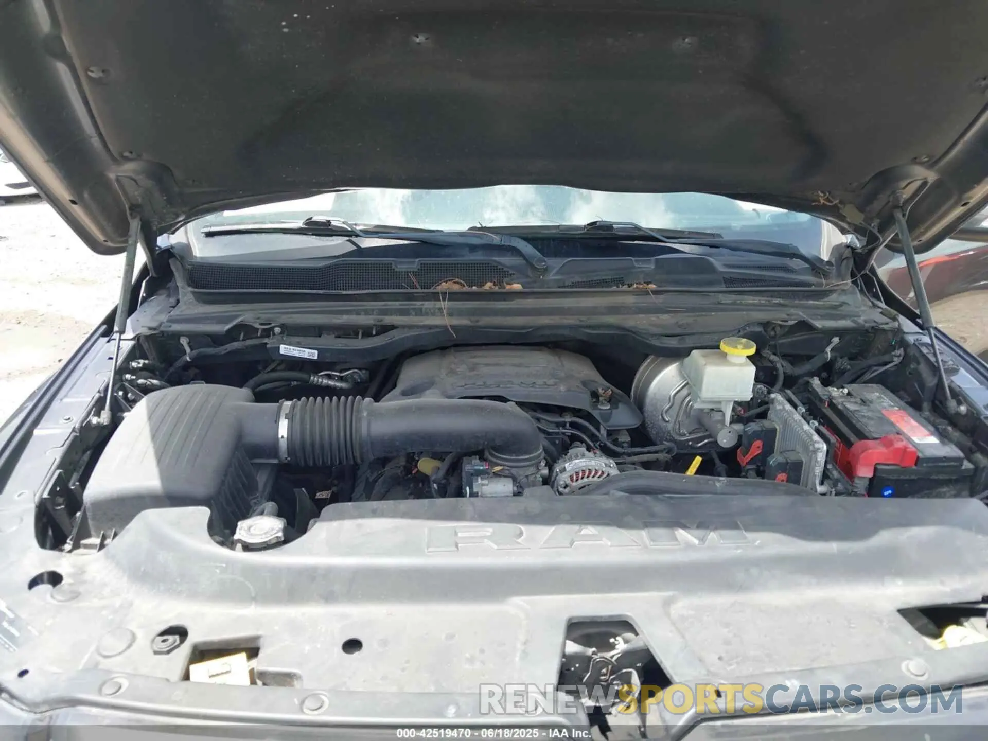 10 Фотография поврежденного автомобиля 1C6RREBT9KN890979 RAM 1500 2019