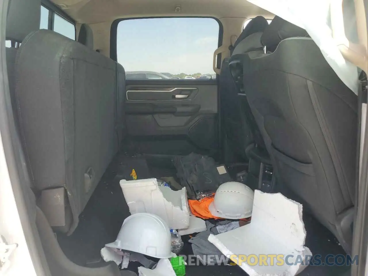10 Photograph of a damaged car 1C6RREFG1KN793059 RAM 1500 2019