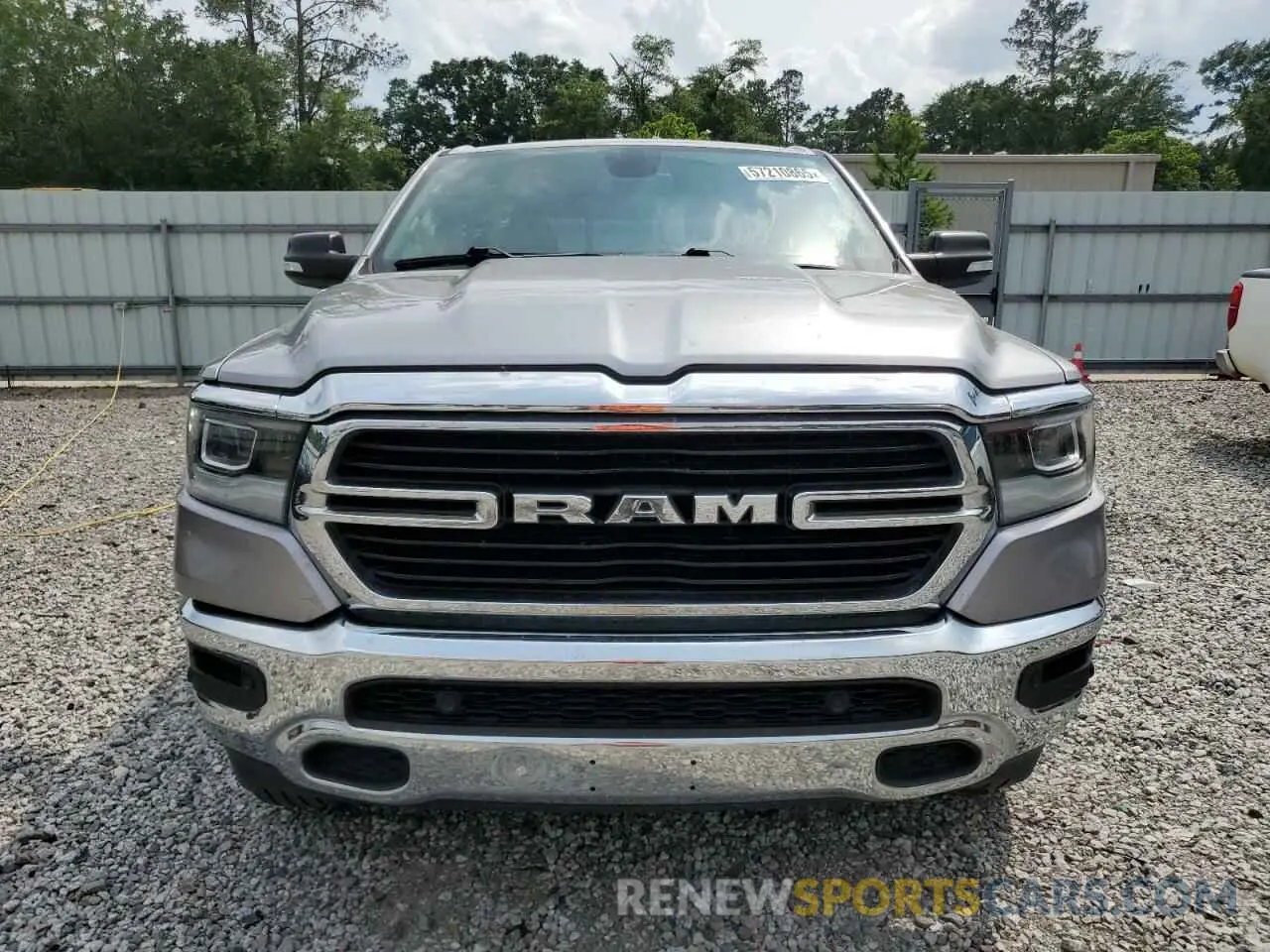5 Photograph of a damaged car 1C6RREFT1KN508504 RAM 1500 2019