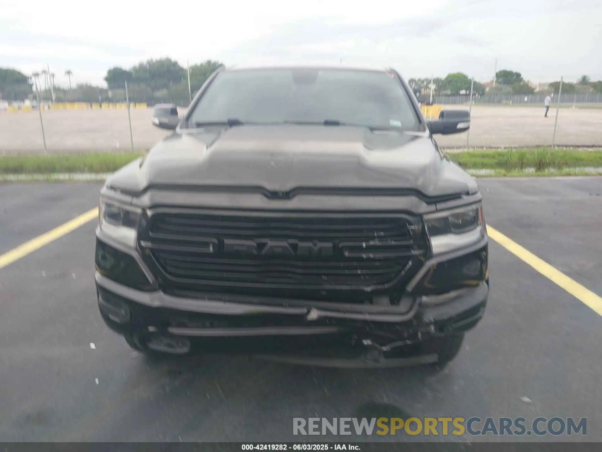 12 Photograph of a damaged car 1C6RREFT1KN888945 RAM 1500 2019